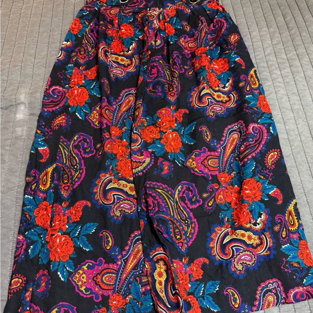 EUC Vintage Norton McNaughton
Petites Colorful Paisley Floral Skirt
